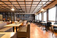 Samantta Hotel & Restaurant - bar
