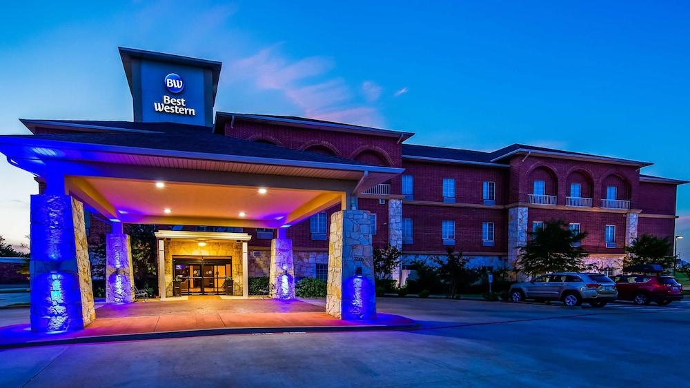 Best Western Red River Inn & Suites