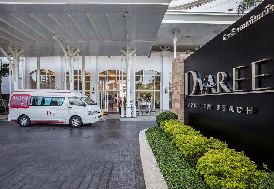 디 바레 좀티엔 비치 파타야