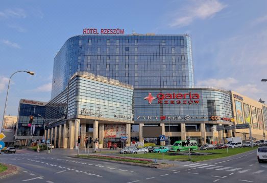 3. 호텔 제슈프..