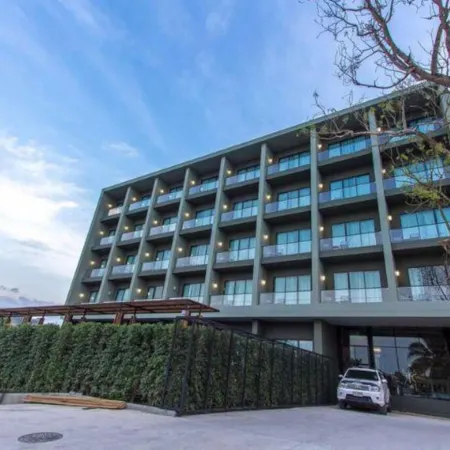 Sugar Marina Hotel -Aviator- Phuket Airport Отели рядом с достопримечательностью «Пляж Май Кхао»