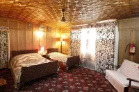Houseboat New Golden Flower