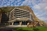 Saccharum Resort