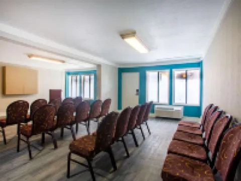 Super 8 by Wyndham Mobile I-65 Hotels in Mobile