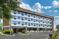 Clarion Pointe Raleigh Midtown Hôtels à : Comte de Wake
