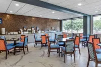 Clarion Pointe Raleigh Midtown Hôtels à : Comte de Wake