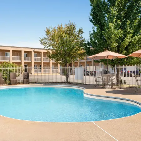 Super 8 by Wyndham Windsor/Dougall