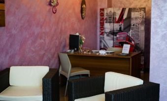 La Luna Nel Pozzo - Housity