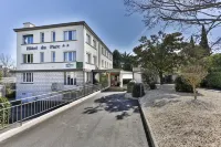 Brit Hôtel du Parc Niort Centre-Parking Gratuit Hotel dekat GÉRÉDIS Deux-Sèvres
