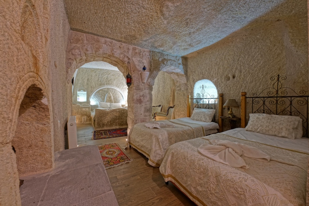 Angel Cave Suite