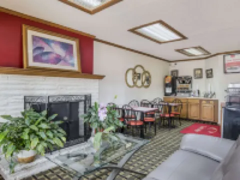 Econo Lodge Hotels in Cameron