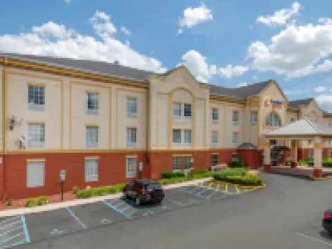 Comfort Suites Newark - Harrison Hotels in Newark