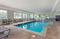 Comfort Suites - Pools