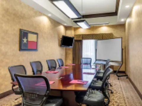 คอมฟอร์ตสวีทส์ ฟริสโก โรงแรมในฟริสโก