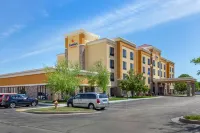 Comfort Suites Hotels in Oshkosh