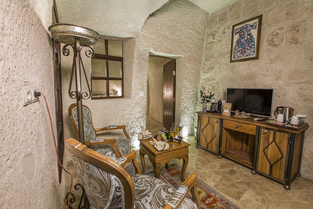 Imperial Cave Suites & SPA