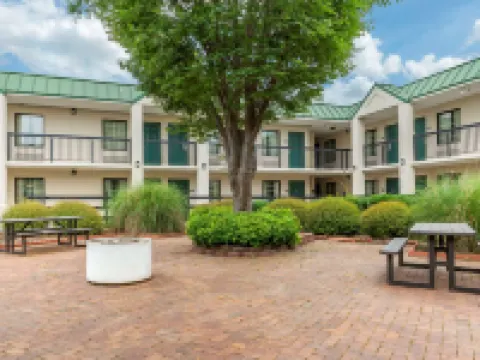 Quality Inn & Suites Hanes Mall Hotels in Forsyth County