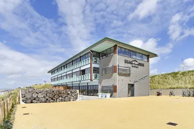 Beachhouse Hotel Hotels near Woonhuis ＇De Looster＇