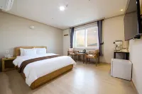Mj Hotel