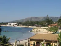 Apartment in Villa with Swimming Pool 20 Meters from the Sea