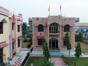 Hotel Aashish Resort, Laxmangarh