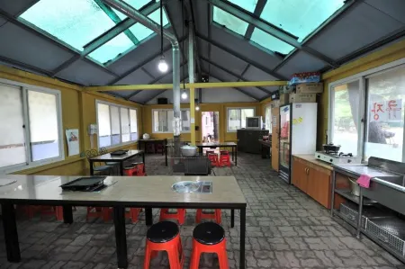 Inje Seonyeorang Baekdamirang Pension Отели рядом с достопримечательностью «Baekdamsa»