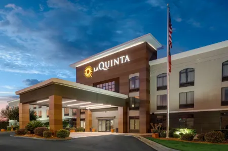 La Quinta Inn & Suites by Wyndham-Albany GA Отели рядом с достопримечательностью «Flint RiverQuarium»