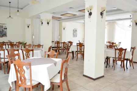 Park Hotel Bellevue Отели рядом с достопримечательностью «Приморский парк»