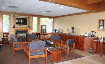 Prairie Inn and Suites Holmen/La Cross - Housity