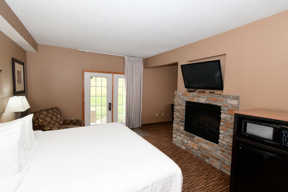 Cobblestone Inn & Suites - Denison Majestic Hills