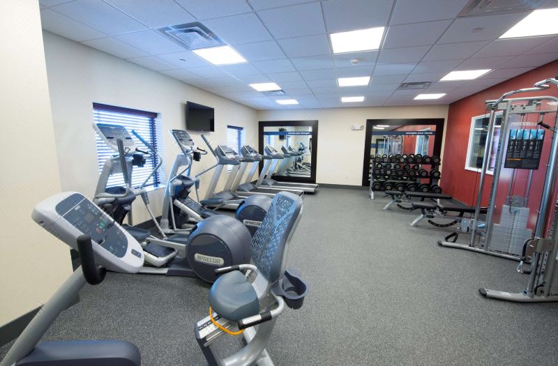 Hampton Inn & Suites Bismarck/Northwest photo 2