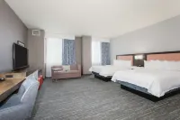 Hampton Inn & Suites Denver-Downtown - С бассейном