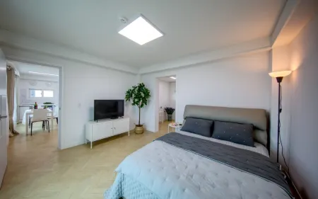 Ulsan Ganjeolgotbrang Noir Pension Отели рядом с достопримечательностью «Jinha Beach»