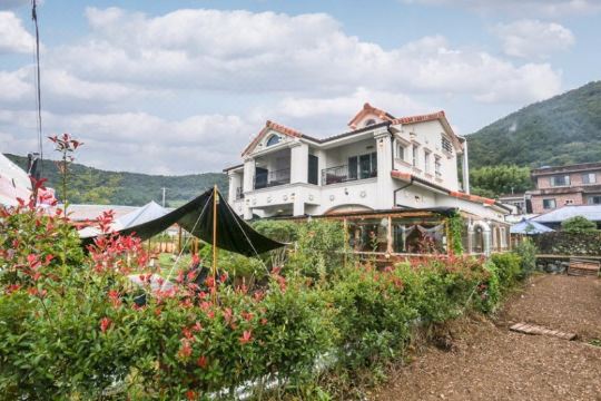 지중해풍 건물 외관