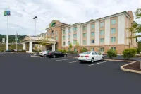 Holiday Inn Express & Suites DICKSON CITY - SCRANTON by IHG - parking