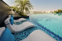 Radisson Blu Mumbai International Airport - Pools