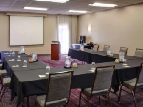 Sonesta Select Milwaukee Brookfield Hotels in Brookfield