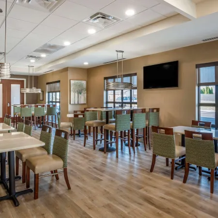 Comfort Inn & Suites