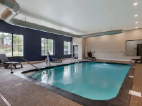 Comfort Suites Cincinnati University - Downtown Hotels in Hamilton County