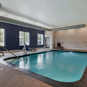 Comfort Suites Cincinnati University - Downtown