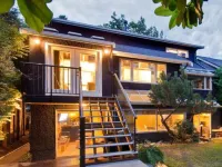 Contemporary Home B&B - Bed and Breakfasts