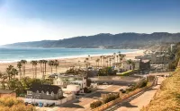The Beverly Hilton Отели рядом с достопримечательностью «Беверли-Хиллз»