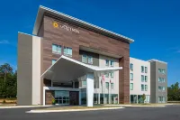 La Quinta Inn & Suites by Wyndham Greensboro Arpt High Point Hôtels à : Kernersville