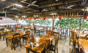 HK Beach Resort - Housity