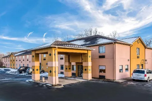 Suburban Studios Mason Hwy 42 Hotel a Mason