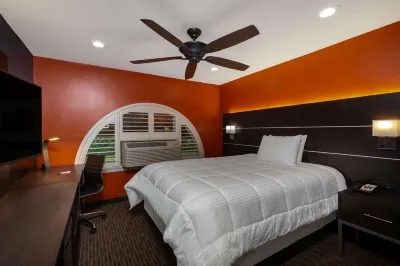 Hotel Vinea, a Travelodge by Wyndham Hotels in Geyserville