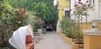 Hotel Michelangelo Отели в г. Бухарест