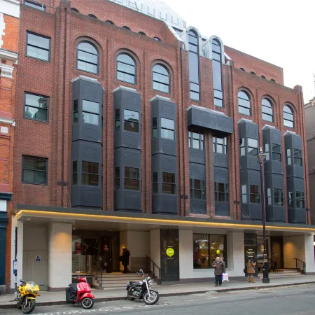 Hub by Premier Inn London Covent Garden Отели рядом с достопримечательностью «Театр Критерион»