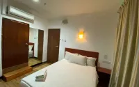 Switz Paradise Hotel - 5 Minute Walk to Centre Point and 10 Minute Walk to Waterfront- Hotels in 