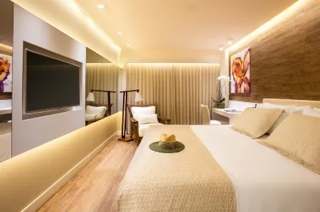 Square Design Hotel Отели рядом с достопримечательностью «Metropolitan»